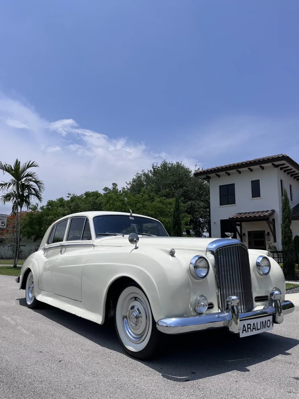 White Bentley — group transportation in Miami
