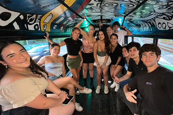 Children’s party on a fun party bus